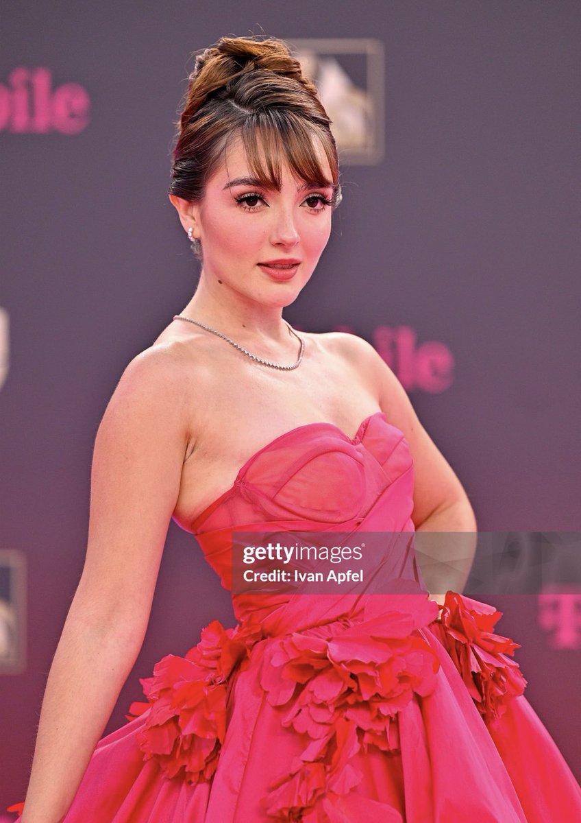 mujer espectacular, bella, diva, perfecta

ELAINE EN PLN
#THE4REAL