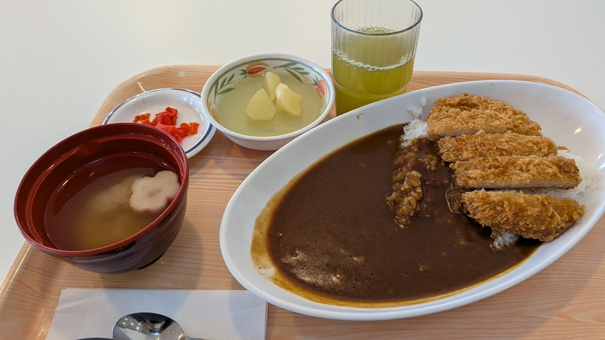 お昼休み🍛
デザートはりんごゼリー