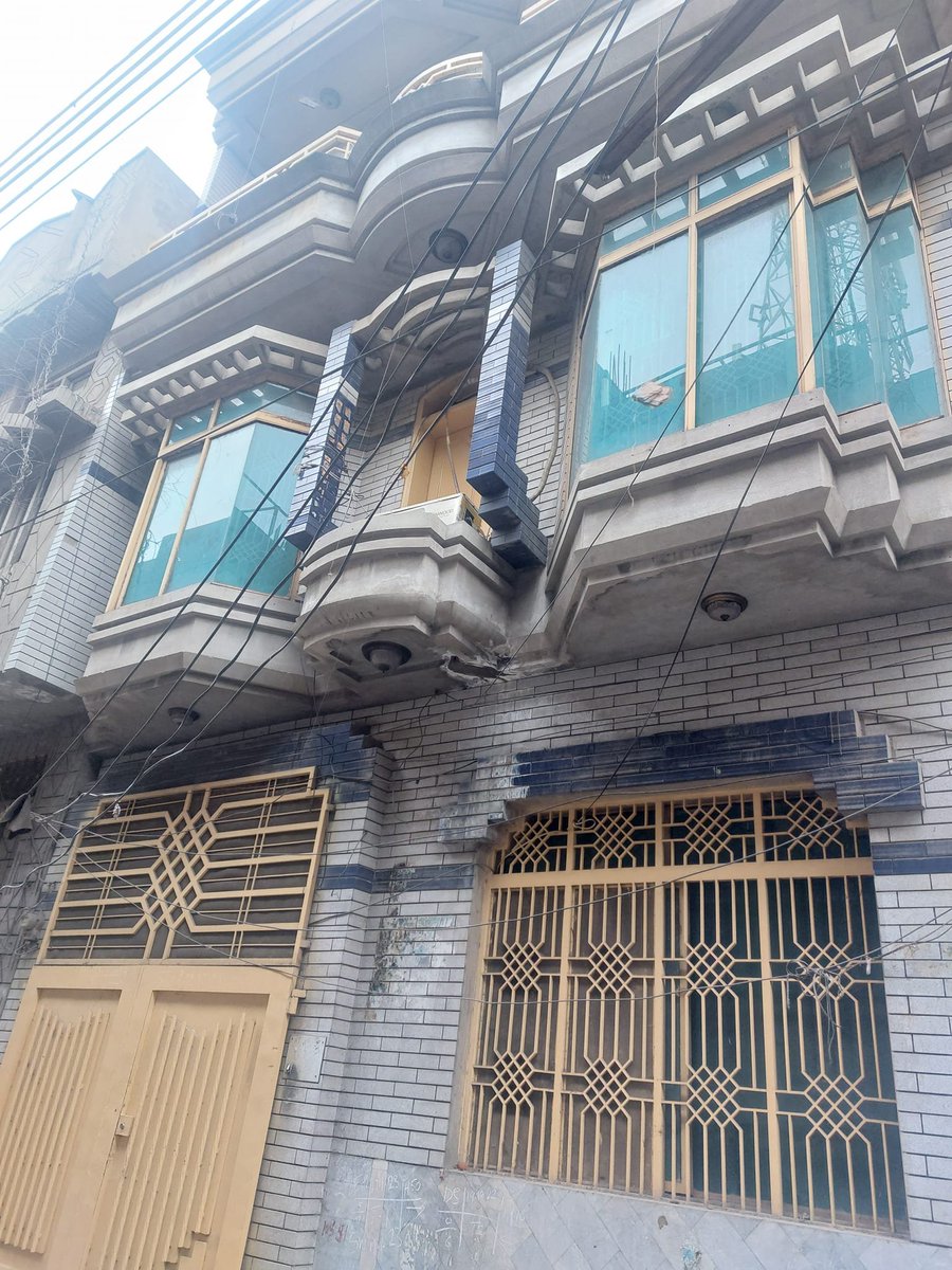 shah5683's tweet photo. Spacious 5 Marla Triple Storey House for Sale Near Ghanta Ghar, Gujranwala - https://t.co/98HI5dlQqR https://t.co/9fsV0Hvhr6