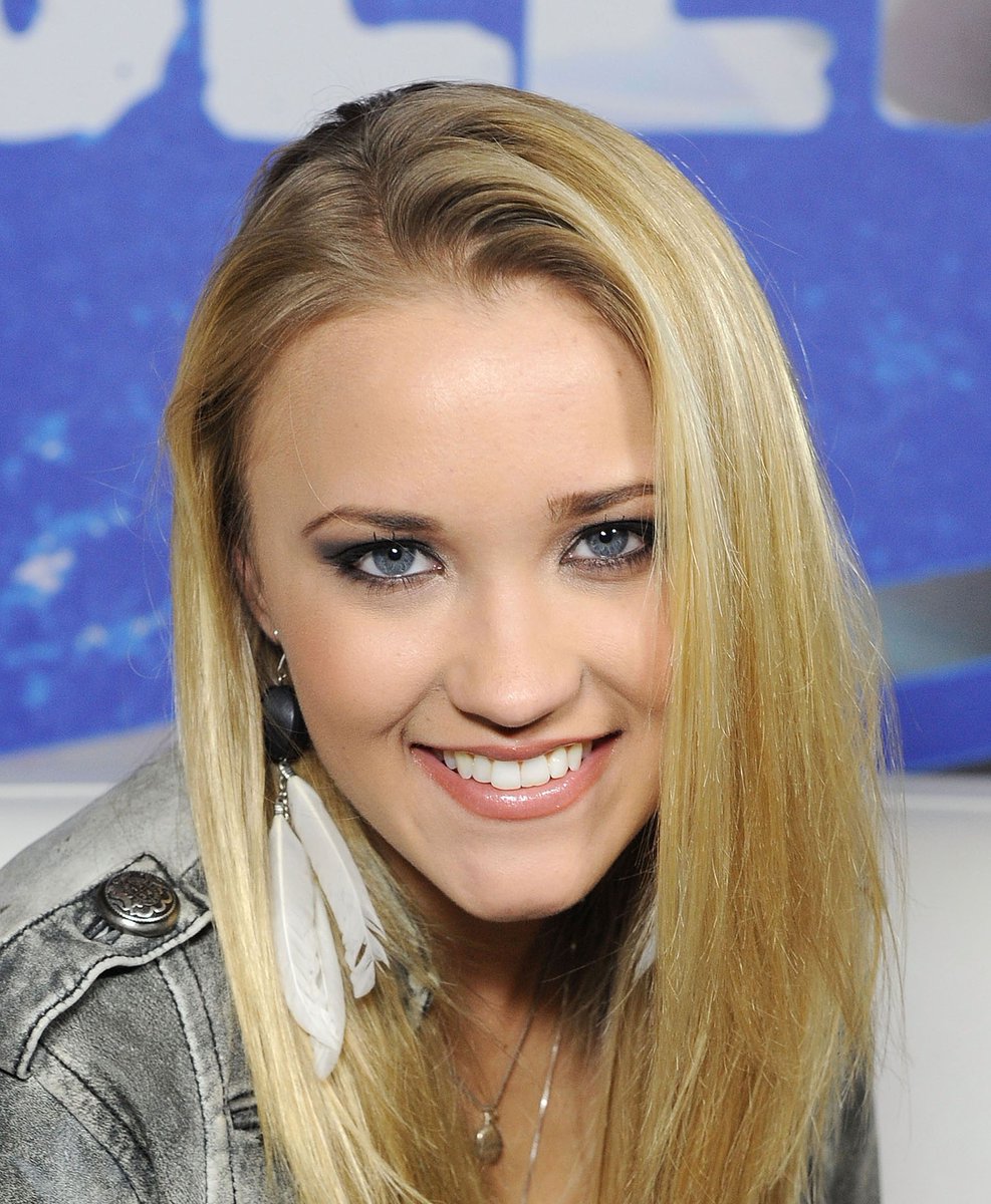 Loverdaddy1324's tweet photo. Is Emily Osment your cum target !! 
#sexygirls #cumtributes #follow #takingrequests #killerbody #cutefaces #cumgirls #naughtytributes #cum #jerktribute #fucktribute #wankchat https://t.co/hTUNR9bKAP