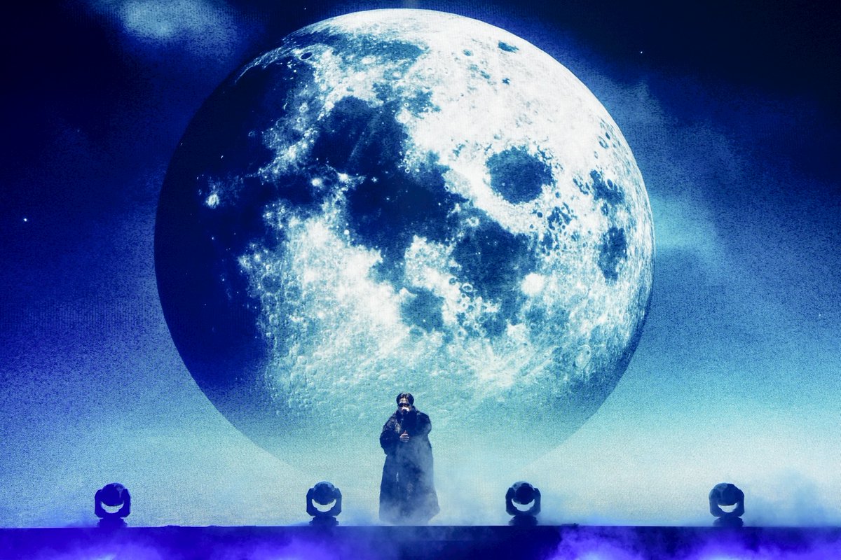 rollingstonejp's tweet photo. 【𝐋𝐢𝐯𝐞 𝐑𝐞𝐯𝐢𝐞𝐰𝐬】
再会、完成、そして次のフェーズへ──
ØMI『INFINITY MOON』3DAYSを徹底深掘り。
意味を読み解く3本。

▼初日
https://t.co/AvVyD4jMQE

▼2日目
https://t.co/8TzvDQUFfG

▼最終日
https://t.co/sTTmi5EHuq

@HIROOMI_3JSB_ #ØMI #INFINITYMOON https://t.co/hBdxPBKwN4