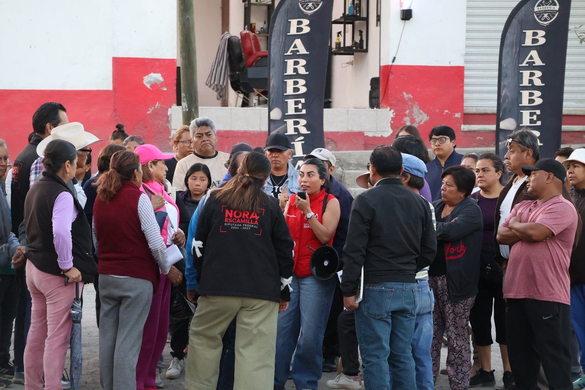 NoraMEscamilla's tweet photo. En la colonia La Palma caminamos y recorrimos con las y los vecinos para ver de primera mano sus necesidades y atender sus solicitudes.

Porque solo en territorio se escucha, se entiende y se resuelve. 💪

#El12EnMovimiento #SiempreEnTerritorio https://t.co/gRnp8nw9vO