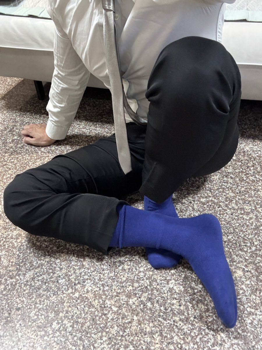 mansoccersock's tweet photo. 有人會喜歡這種口味的嗎？
#棒球襪 
#西裝 
#正裝
#suit 
#BaseBallsock https://t.co/cVy1TanSK8