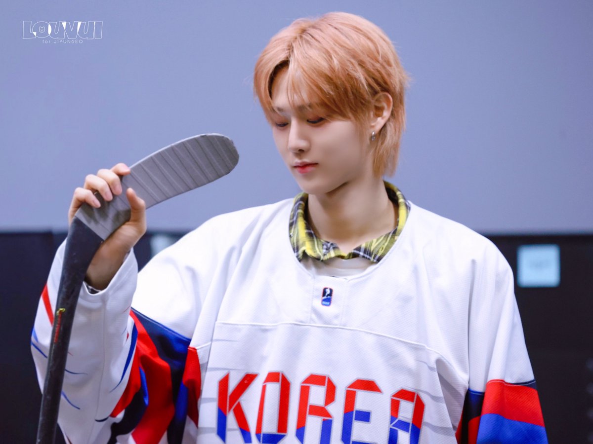 J1YUNSEO's tweet photo. 250222 
🏒🥅

#지윤서 #JIYUNSEO #チユンソ #ユンソ https://t.co/Uo4gIRIdkT
