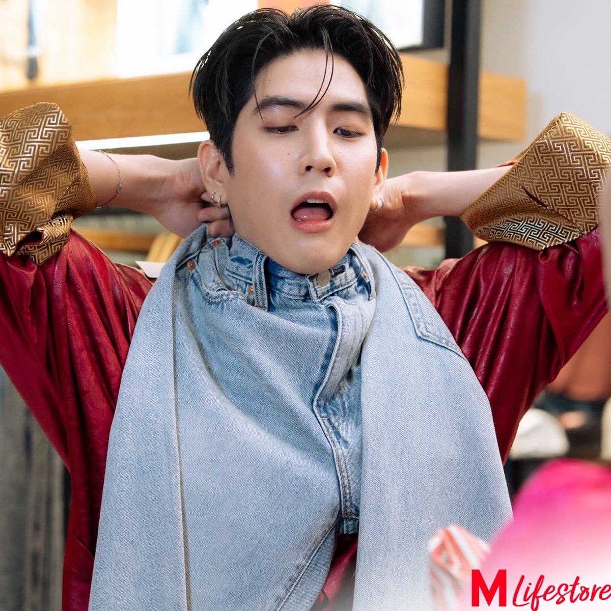 ความแตกต่างที่ลงตัว #JimmySea ✨️

          เฮียลองให้ 😄                  ลองด้วยตัวเอง 😬