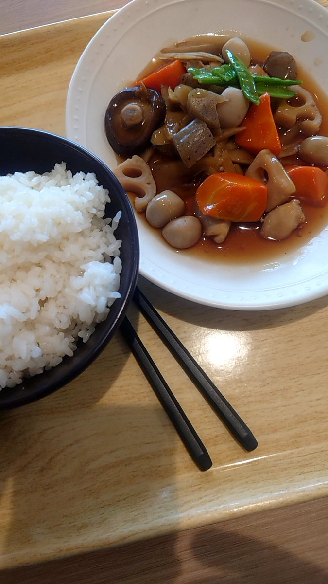 FLSTN1996_Rider's tweet photo. 社食のメニューに筑前煮があったらね、食べなきゃね！
(ミオしゃ監修しに来て…) https://t.co/bXBkyZV4QJ