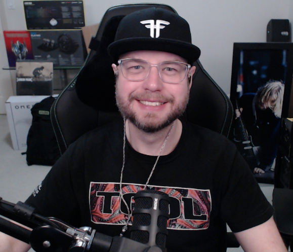 I'm live on the Purple App playing Halo 1 for the 1st time!