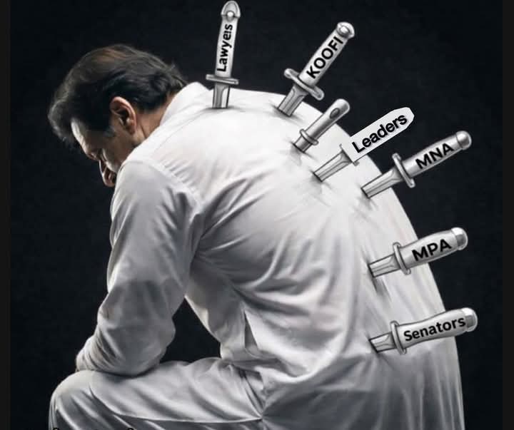 10 اپریل 2022
عمران خان نے چند صحافیوں سے وزیراعظم ہاؤس سے محض ایک ڈائری اٹھا کہ نکلتے ہوۓ پوچھا تھا کہ
کوئ رہ تو نہیں گیا جس نے میرے خلاف سازش نہ کی ہو
خیر وہ سب عمران خان کے مخالف تھے

آج عمران خان پونے تین سال سے جیل میں قید ہے
تو اگر اج بھی عمران خان سامنے آ جاۓ تو اپنے