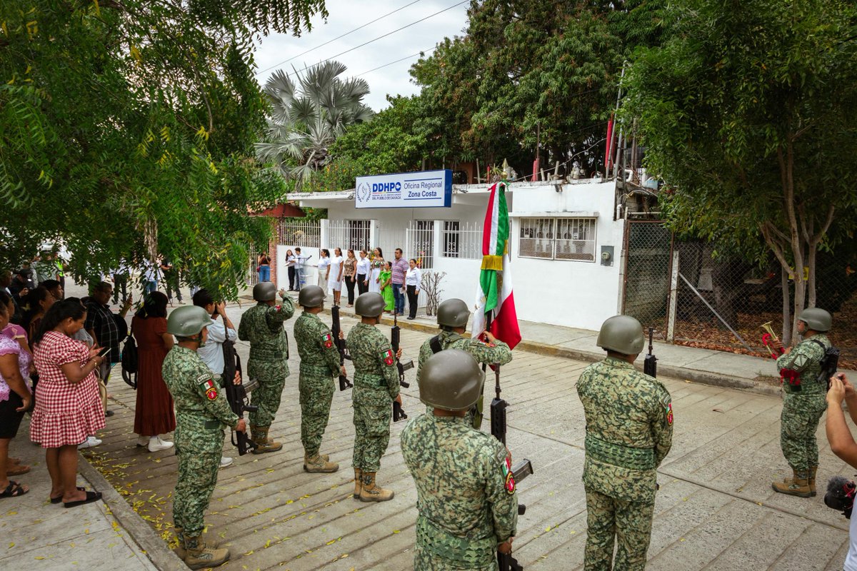 ELPINERO's tweet image. #GENERAL📷 |  Inaugura @DDHPO  Oficina Regional Zona Costa en Puerto Escondido, San Pedro Mixtepec 

Puerto Escondido, San Pedro Mixtepec. – La titular de la Defensoría de los Derechos Humanos del Pueblo de Oaxaca, Mtra. Elizabeth Lara Rodríguez, en su compromiso por acercar la
