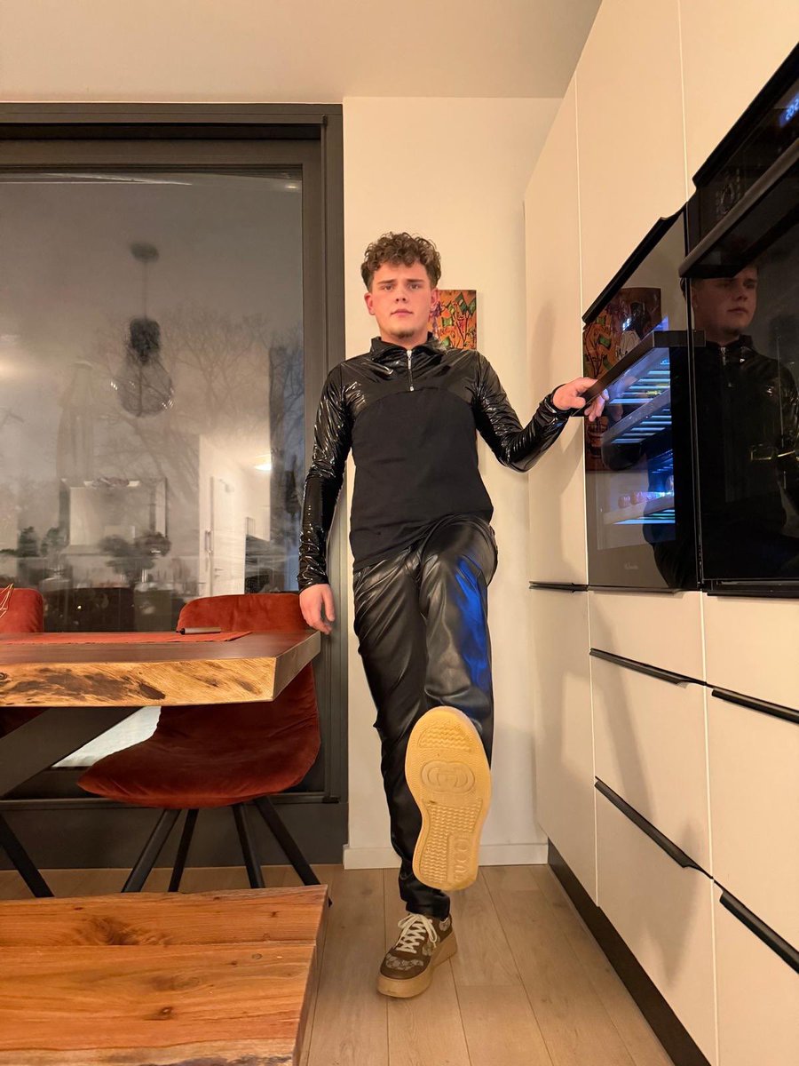 AlphaLawrence_'s tweet photo. Rate my outfit from 1-10 😜 https://t.co/W9YGD0K4sZ