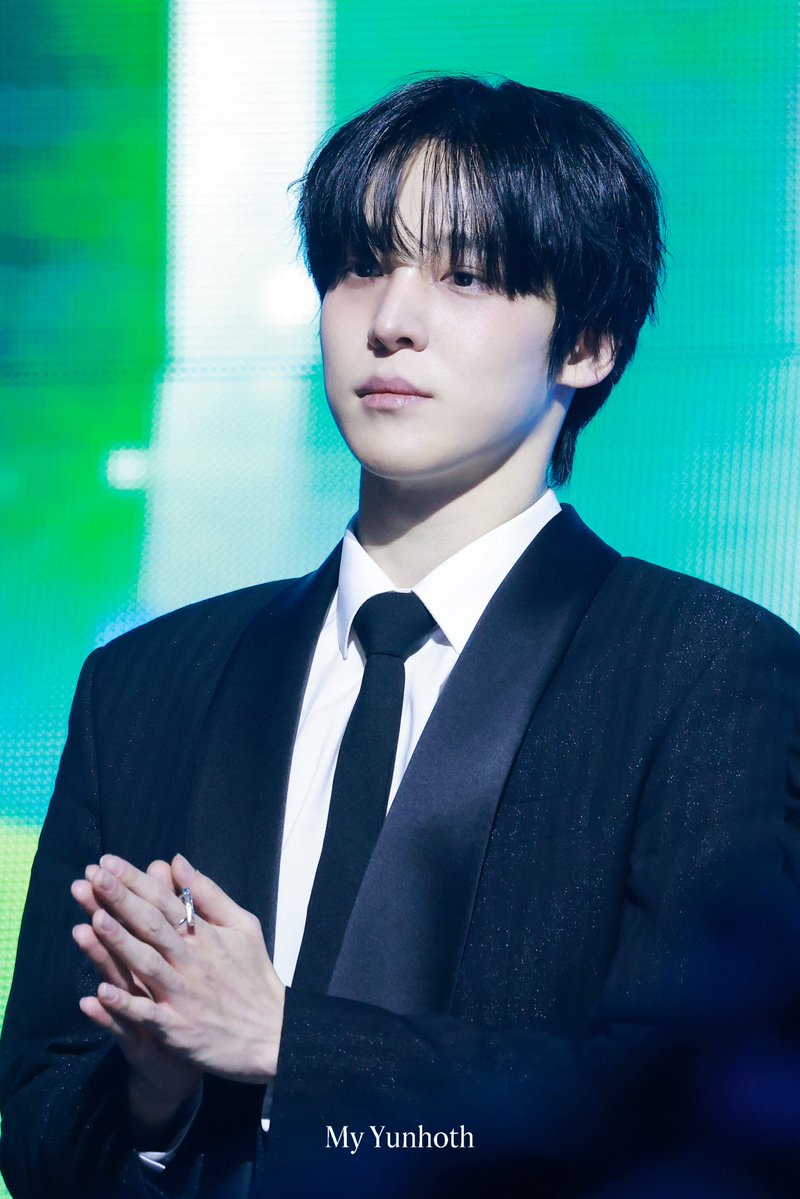 260215 한터뮤직어워즈
섬섬옥수💗
#ATEEZ #윤호 #YUNHO
#에이티즈 #정윤호