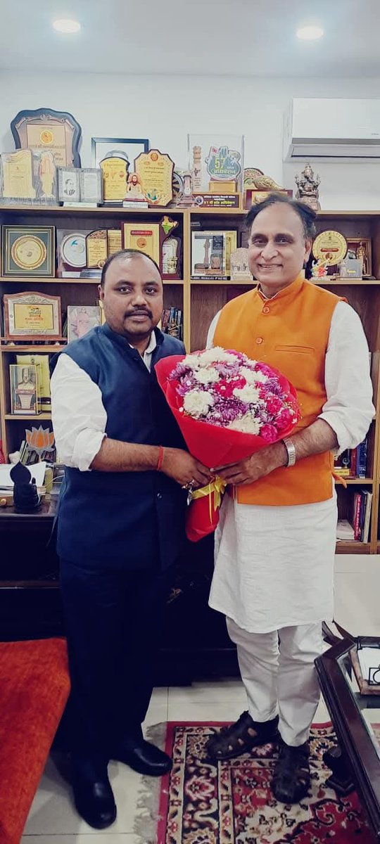 सामाजिक सरोकार से सराबोर और अपनी तीक्ष्ण प्रतिभा के धनी माननीय  राज्यसभा सांसद  श्री <a href="/shambhusharanp1/">SHAMBHU SHARAN PATEL</a> जी को जन्मदिन की आत्मीय बधाई!

ईश्वर से आपके उत्तम स्वास्थ्य, सुदीर्घ और मंगलमय जीवन की कामना करता हूँ।
