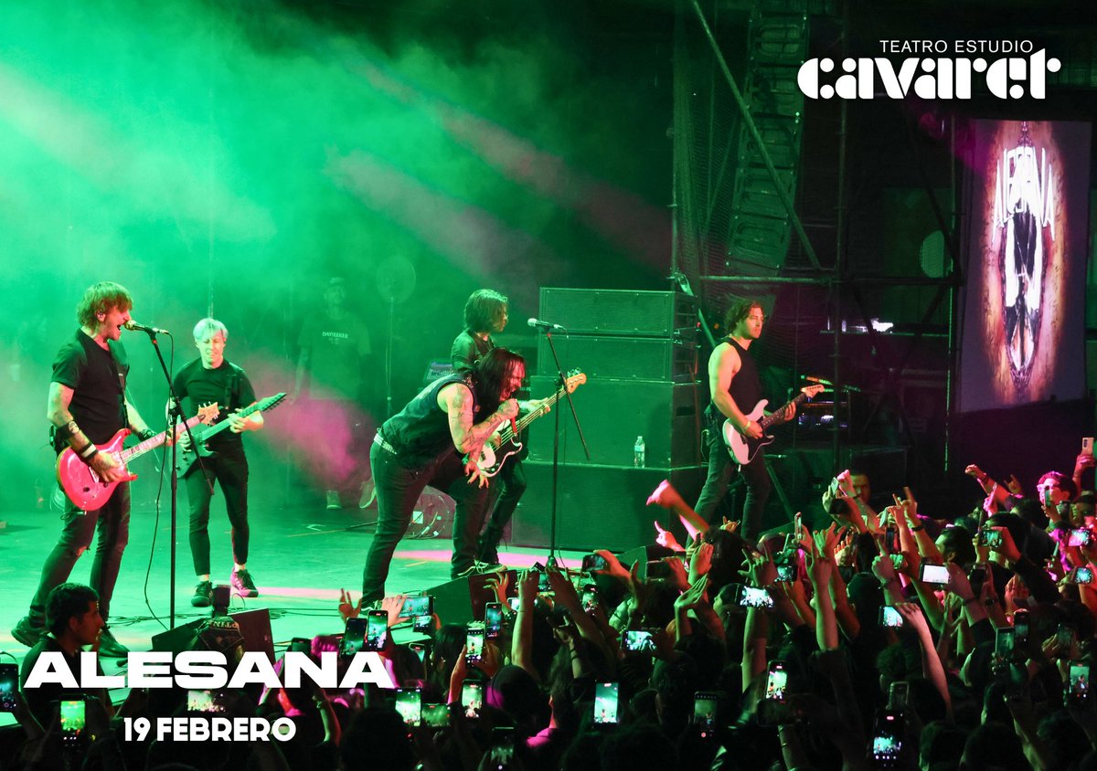 Alesana convirtió el escenario de Teatro Estudio Cavaret en un caos perfectamente melódico 🔥

Una noche de atmósferas oscuras, distorsión y emociones al límite.

Gracias por ser parte de esta noche, nos vemos en el siguiente show. 🤘✨