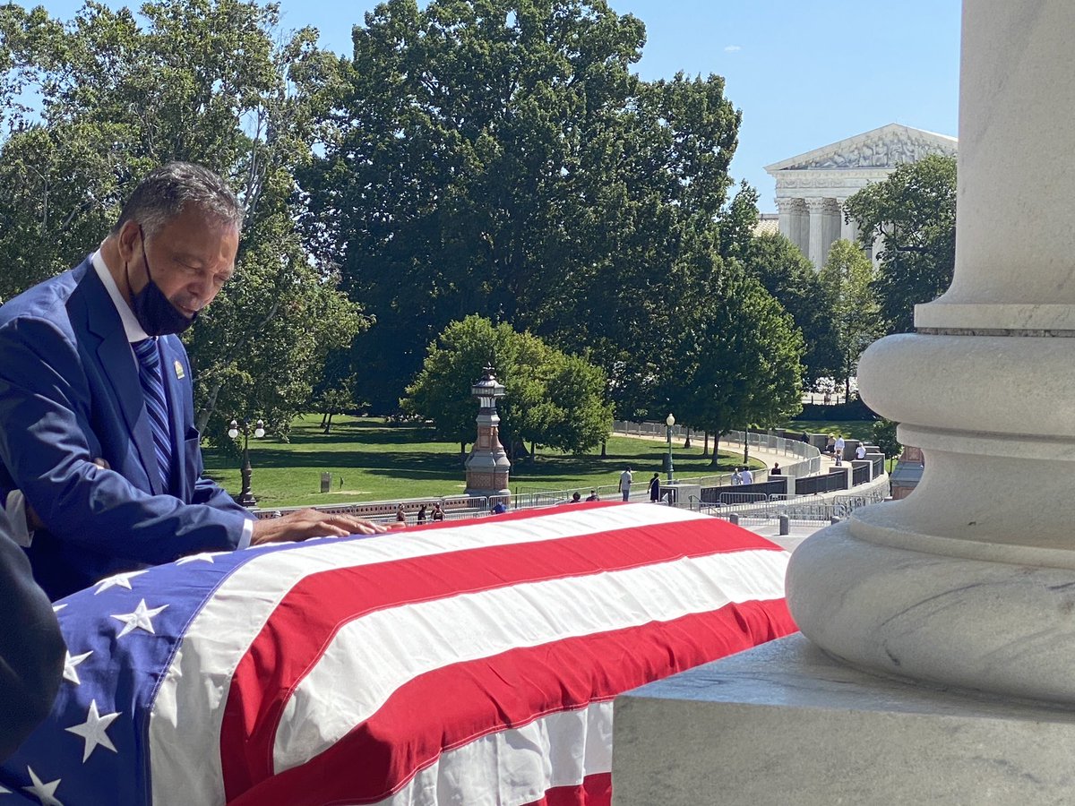 rolandsmartin's tweet image. BREAKING NEWS from #RolandMartinUnfiltered: House Speaker Mike Johnson has denied a request from Democrats and the family of Rev. Jesse Jackson Sr. For him to lie-in-state at the US Capitol, citing a recent rule change that the honor only be reserved for former presidents. In