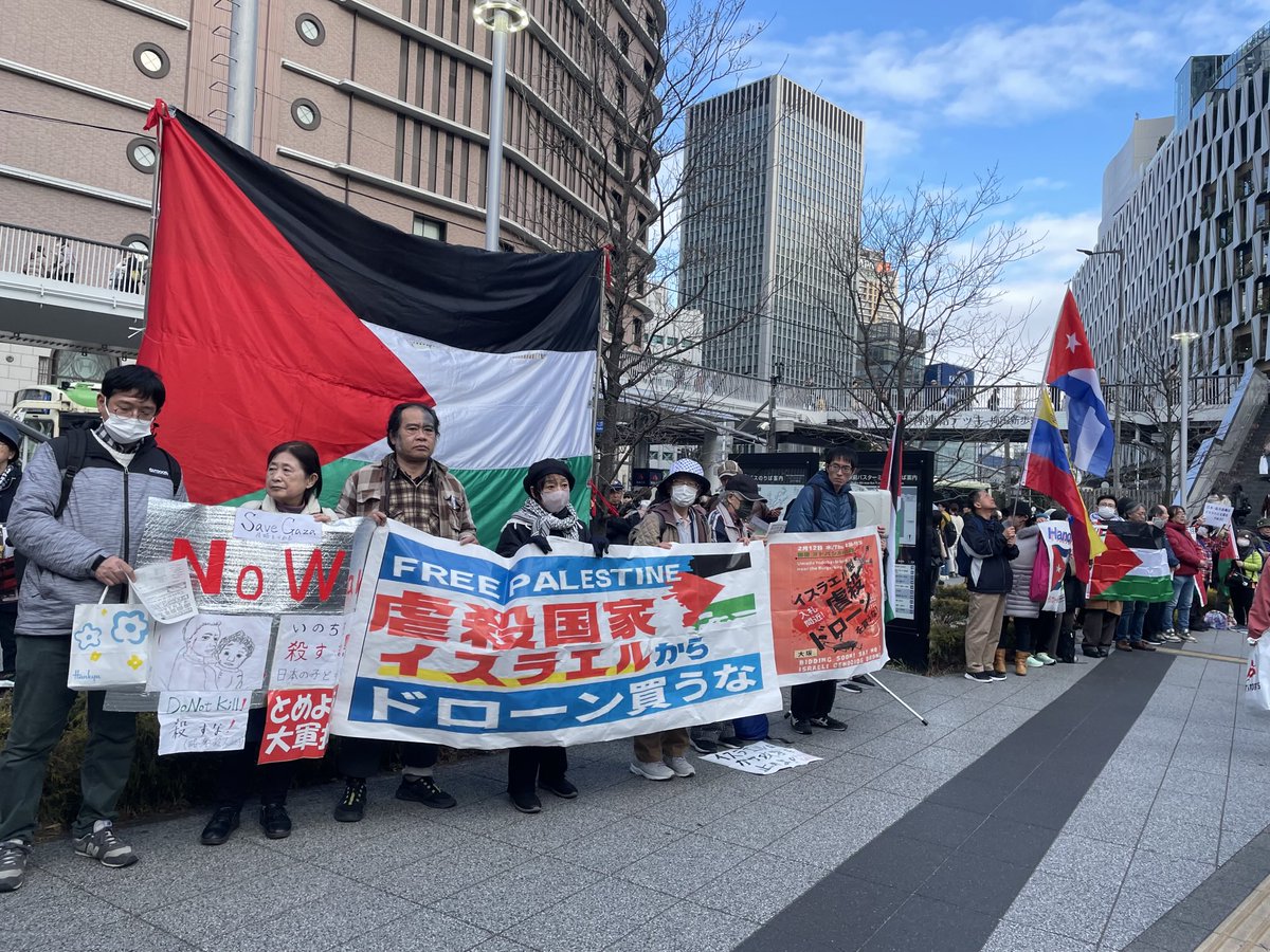 yamakawa_ys's tweet image. 2月15日 #関西ガザ緊急アクション が大阪駅前スタンディングに約100人
🇯🇵はイスラエル製軍事ドローン購入するなと訴えた
#ZENKO で2・13 #FANUC 全国一斉行動を報告
この日は🇺🇸🇩🇪🇮🇪など国際共同行動
🇯🇵のFANUC社はパレスチナ市民を殺す武器製造ラインを提供と国連で名指しされている
#Palestina 連帯