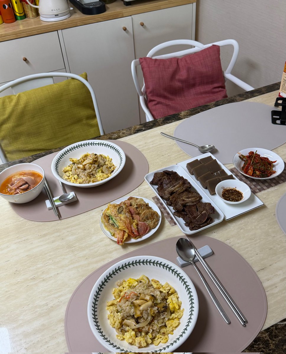 앙탈권위자 tweet media