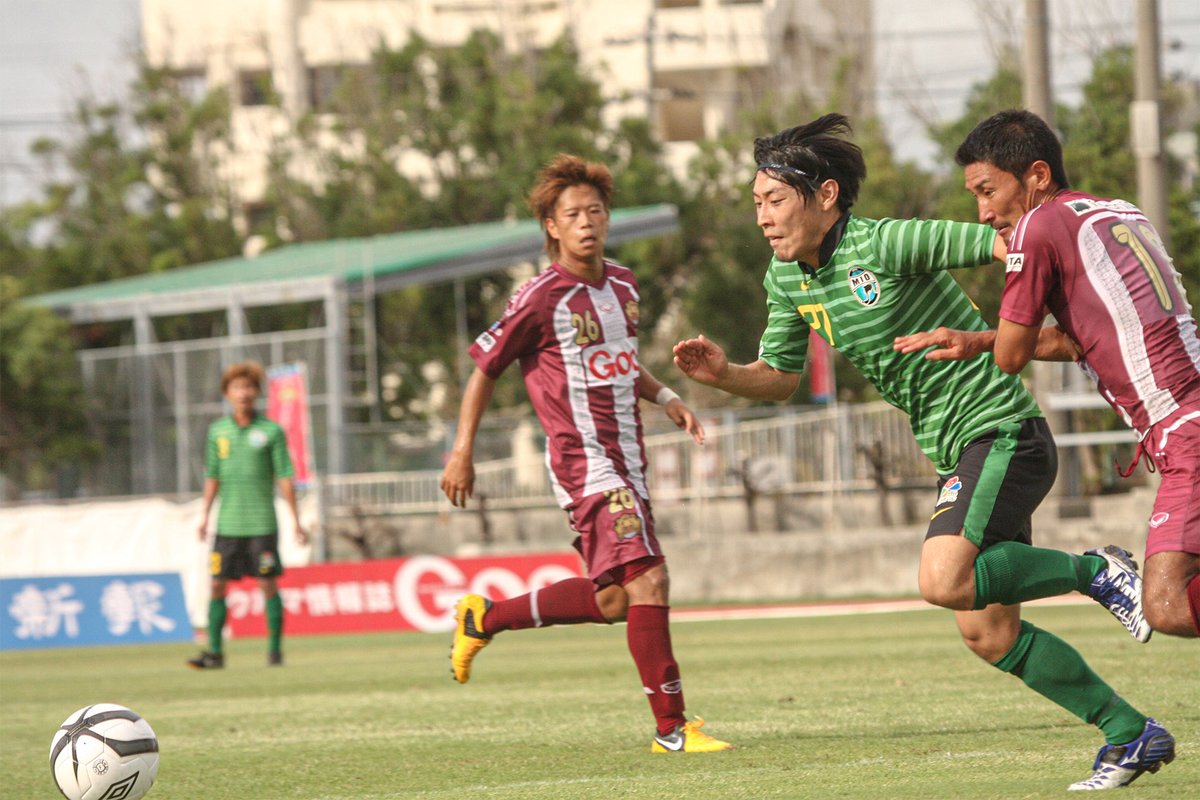 FC琉球とは、2013シーズン以来、13年ぶりの対戦！
2008〜2013シーズンまでの12試合で、通算対戦成績は4勝2分6敗と、激しい戦いを繰り広げてきました🔥

写真は2013シーズンの試合から😉
明日も勝利を目指して共に戦いましょう！

#レイラック滋賀 
#お久しぶりですミーオです