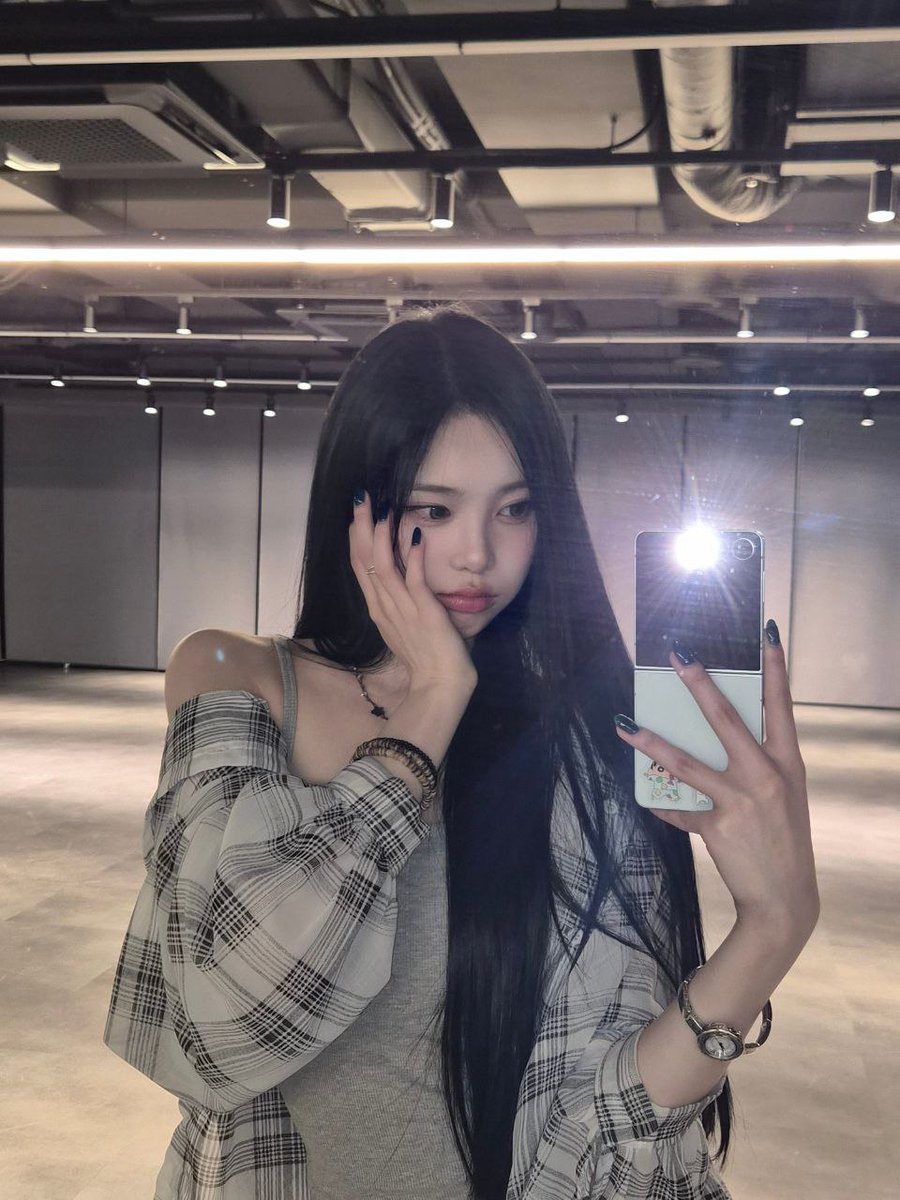 Practicing hard and still sneaking a selca in between. Hair all the way down, shirt slipping off my shoulder, and me staring at the mirror calling myself 𝘤𝘶𝘵𝘪𝘦𝘴, 'cause why not..? If I hype myself up first, maybe I can shine even more. ✮⋆˙