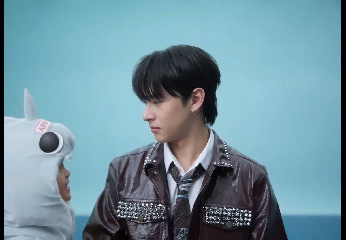 si Baby Shark at bebi na naka shark costume 🤣 ang cuteee heheh

<a href="/quinnktns/">quinn</a>