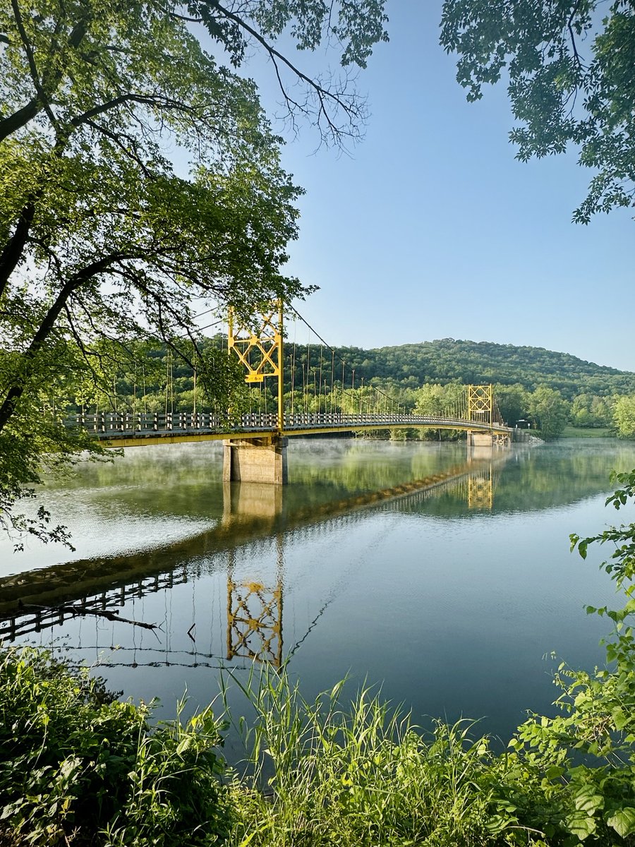 liz_july4th's tweet image. Built in 1949, the “Little Golden Gate" is a historic, single-lane suspension #bridge in #Beaver #Arkansas