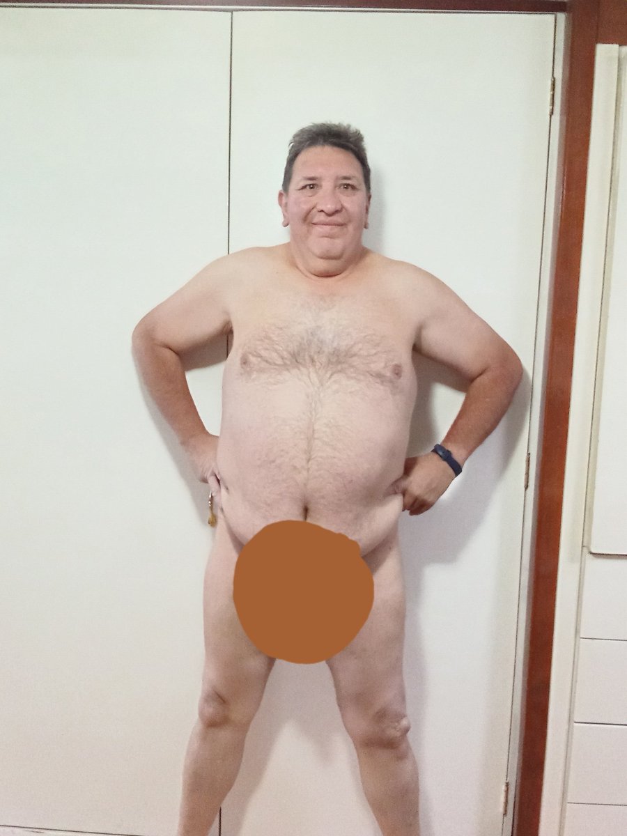 Nunca antes había experimentado la necesidad de posar desnudo.  No lo hago por morbo. No. El sentir una sensación de libertad es tan increíble y tan bello que disfruto auto tomarme esas fotos de manera respetuosa, de forma artística y súper natural como es mi esencia.