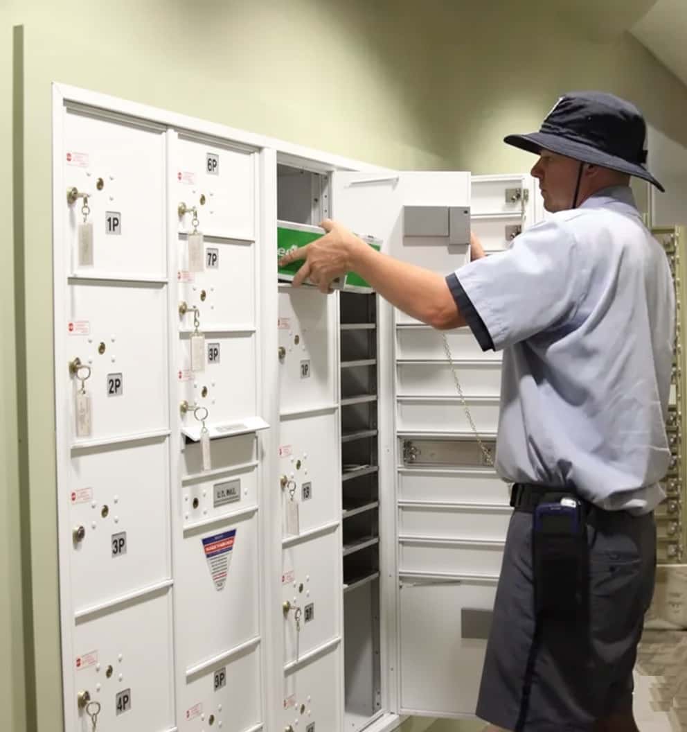 AcademyIntercom's tweet photo. Mail carriers + tenants + staff = happy with 4C mailboxes. Secure, labeled, USPS‑friendly, and service‑ready.
#4CMailboxes #CommercialRealEstate https://t.co/Vi7QczLZah