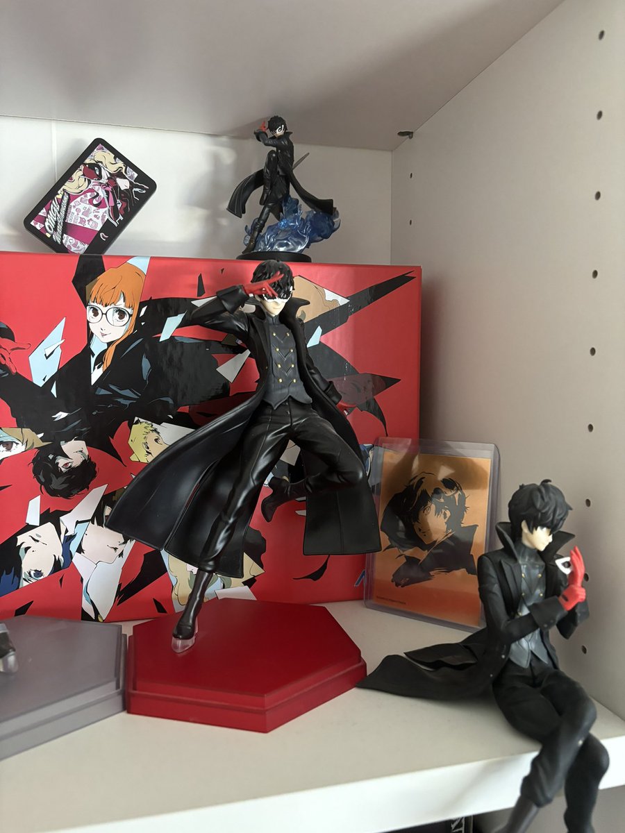 _amblee's tweet image. They’re reheating the originals nachos