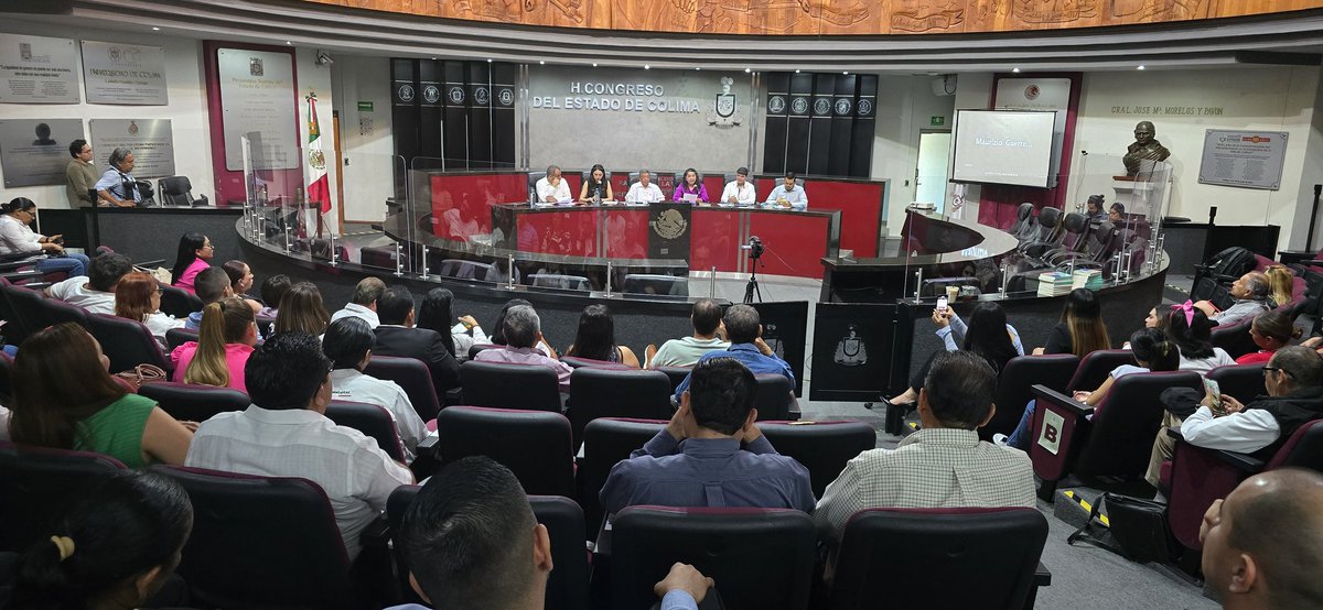 Presentar Un Nahual en el Imperio en el Congreso del Estado de Colima no fue un acto simbólico, fue un mensaje que podría trascender.

Gracias a la Diputada Evangelina Bustamante por abrir el recinto legislativo a esta conversación histórica.

Reconozco también al Subsecretario