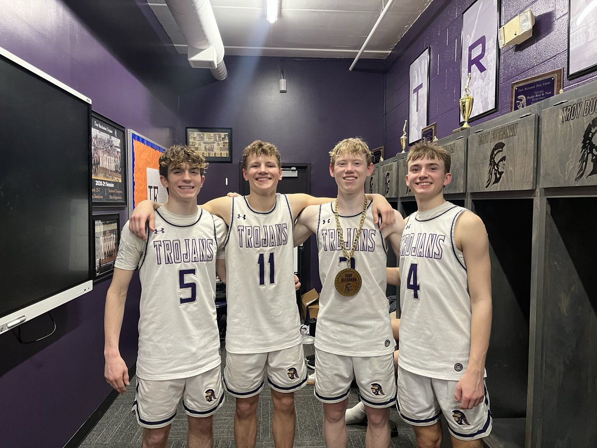 Coach Gilmore tweet media