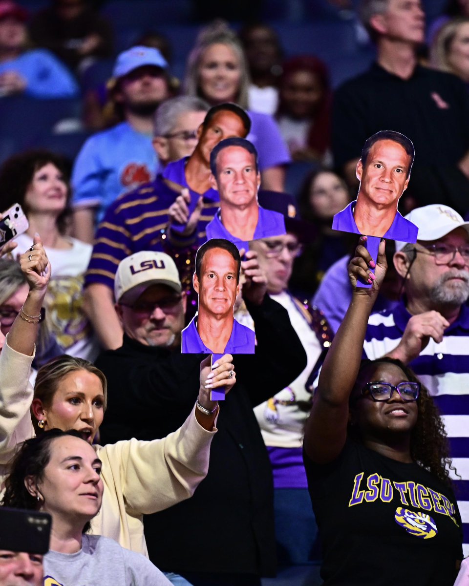 LSUwbkb's tweet photo. Geaux Tigers https://t.co/ObwhLNhMVO