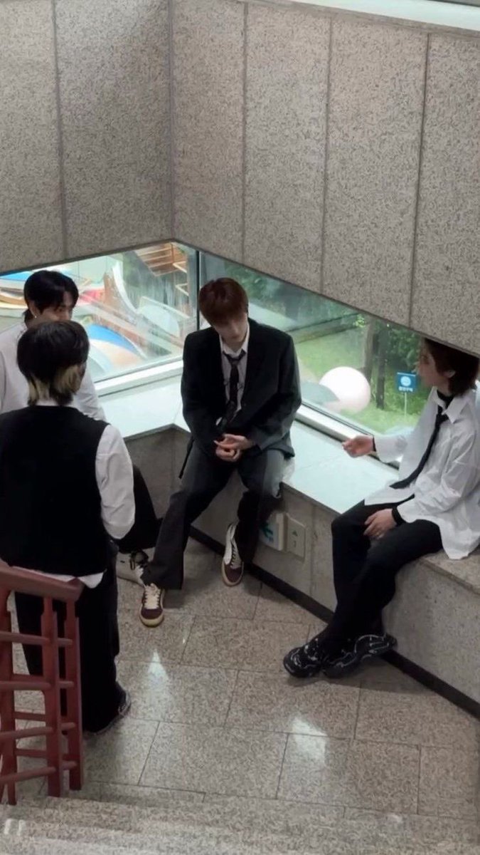 _woonri tweet picture