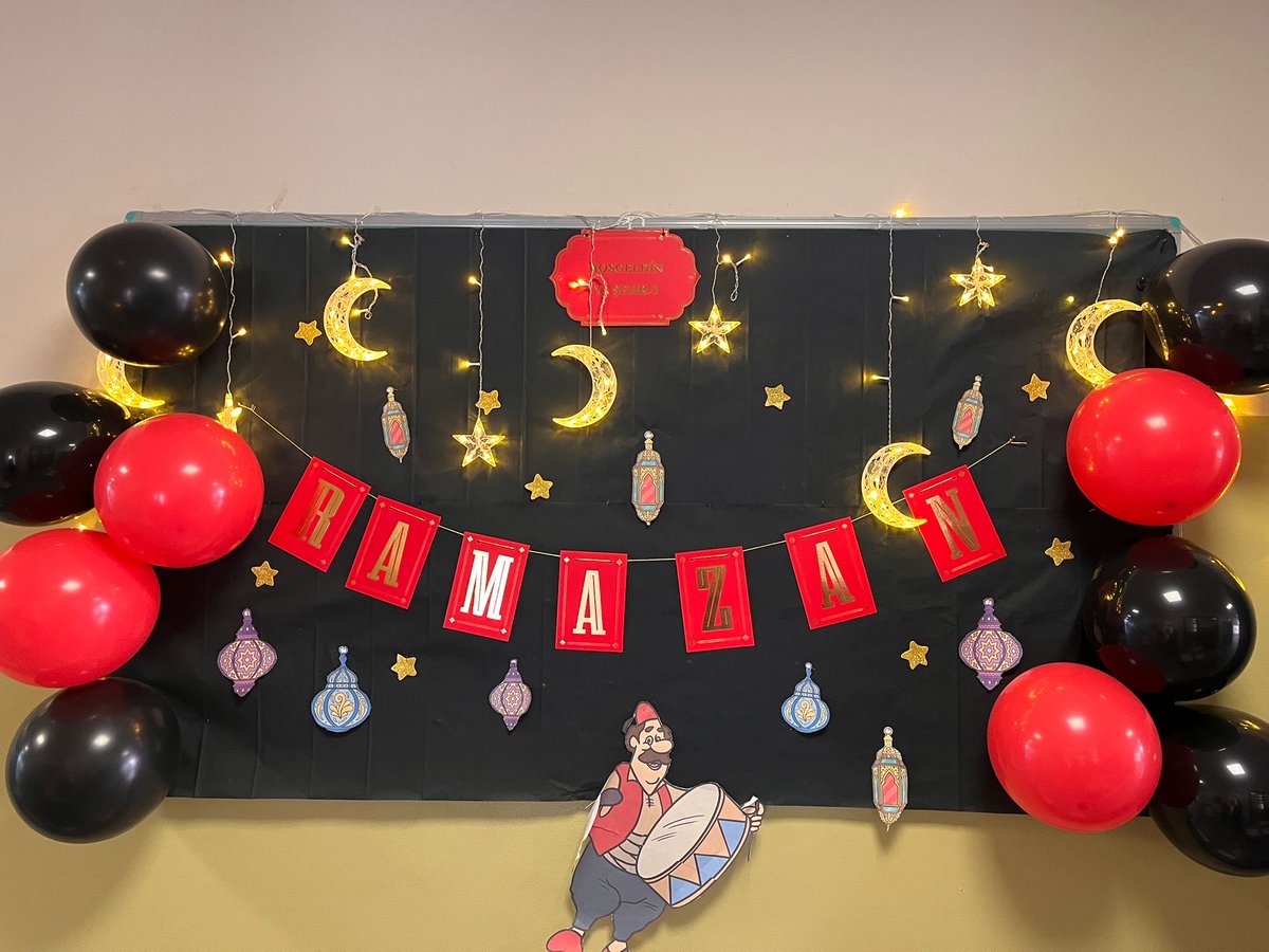 Ramazan ayını coşku ve heyecanla kutladık.
Okulumuz öğrencileri,Din Kültürü zümresi olarak konferans salonunda Kur’an-ı Kerim tilaveti, ilahi, salavat,tiyatro ve oratoryo çalışmaları ile Ramazan ayını en güzel şekilde karşıladık. Bu güzel ve anlamlı günde Ramazan’a merhaba dedik.