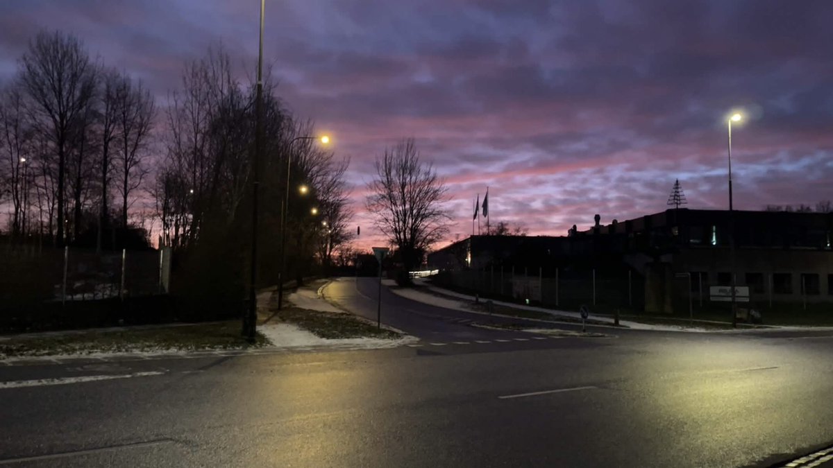 textbf's tweet image. 🪐