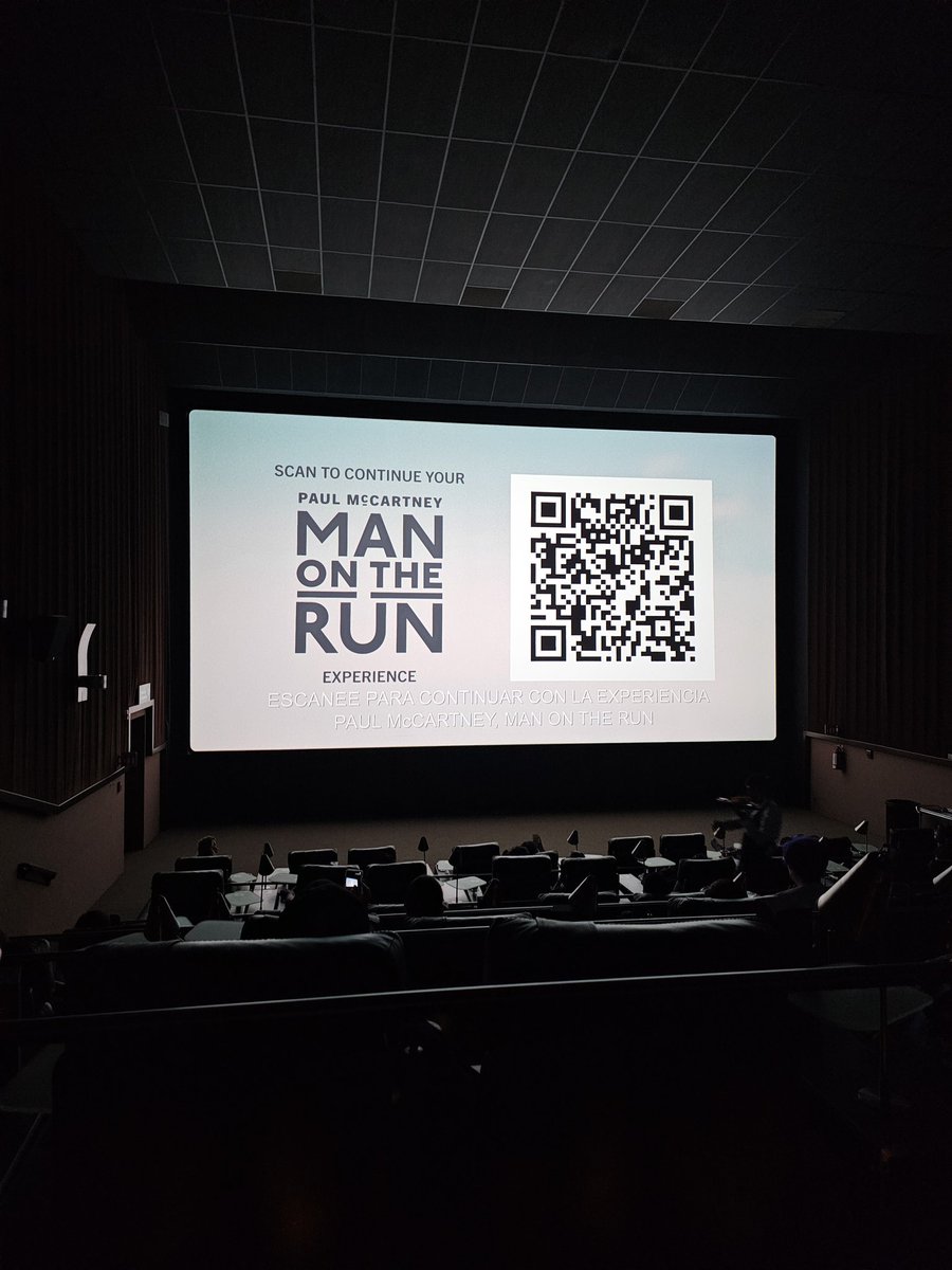 lauriutz's tweet photo. Feliz de ver #ManOnTheRun
Te quiero, @PaulMcCartney https://t.co/iwcNfZeI1C