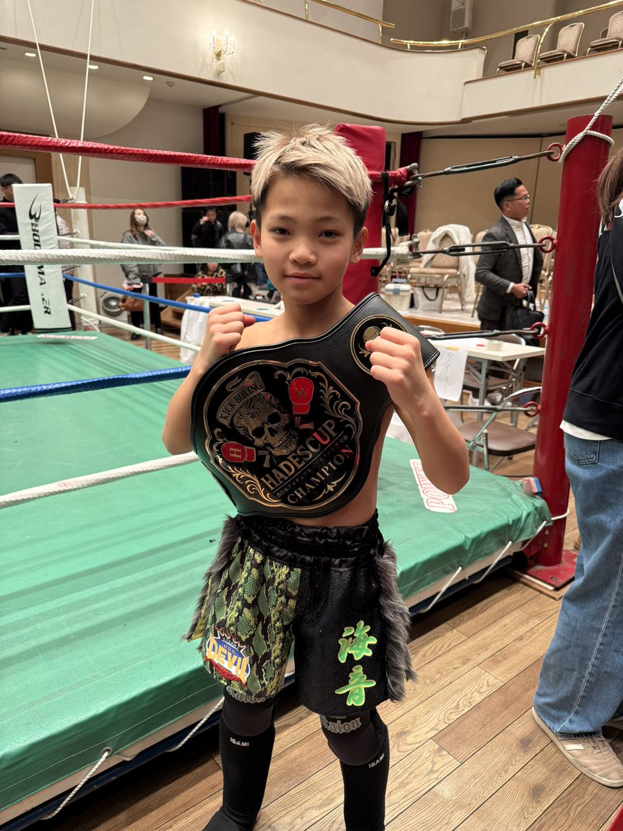 kyotorampage's tweet photo. さすが我が息子🔥海音🥊小4
HADESCUP -33kg 王者🏆
これで４冠目👑全国の切符２枚目KYOTOSEIKENKAI
キックボクシングJr fighter👊
男前やし強いし
華もあるし姉弟全員美男美女やし
今後に注目👍　要チェック✅
#京都#キックボクシング#格闘技#ジュニアキックボクシング https://t.co/hbAYRNn4En