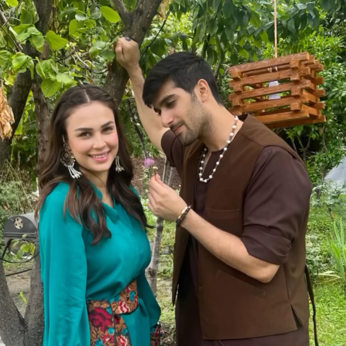 when side couples overshadowed the main characters in pakistani dramas