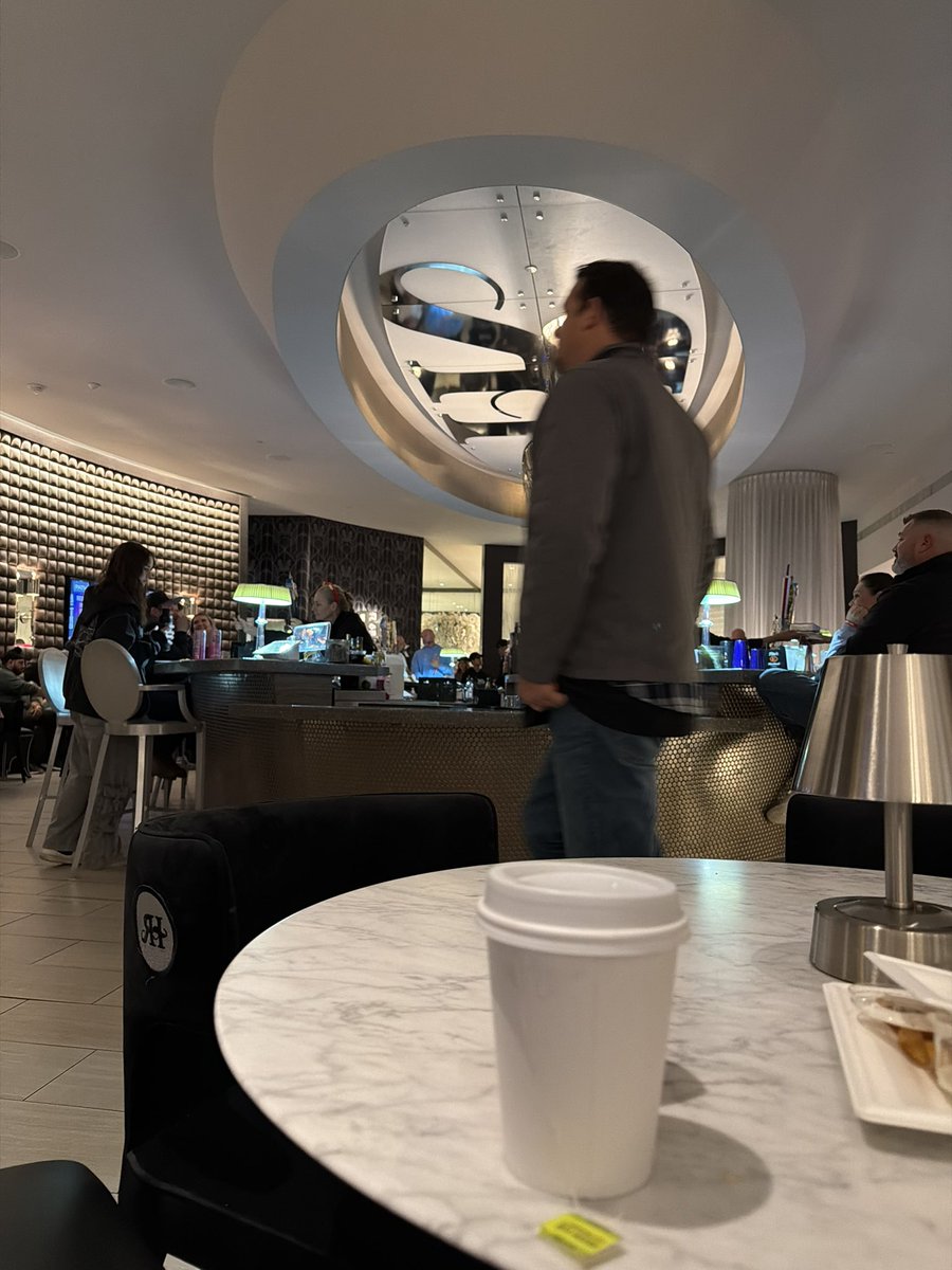 nooneliveshereanymore tweet media