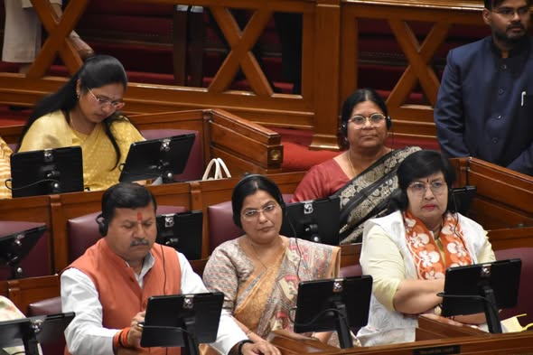 RajniTiwari_'s tweet photo. उत्तर प्रदेश विधान मण्डल बजट सत्र (वित्तीय वर्ष 2026-27) के नौवें दिन माननीय सदन की कार्यवाही में सहभागिता करते हुए।
#UPBudgetSession 

@BJP4India @narendramodi @AmitShah @NitinNabin @BJP4UP @myogiadityanath https://t.co/sBk3PHsjX0