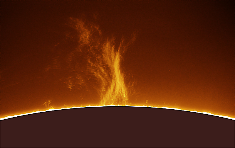 本日の太陽です。
Haのフィルターの温度が到達した直後に撮影、その後に薄雲！
北北西に出現したプロミネンスです。
2026.02.20 01:31 UT (10:31 JST)
200mmF12 x2.5, Daystar QuantumSE 0.28Å, ASI-174MM, Pentax MS-5 NS5000