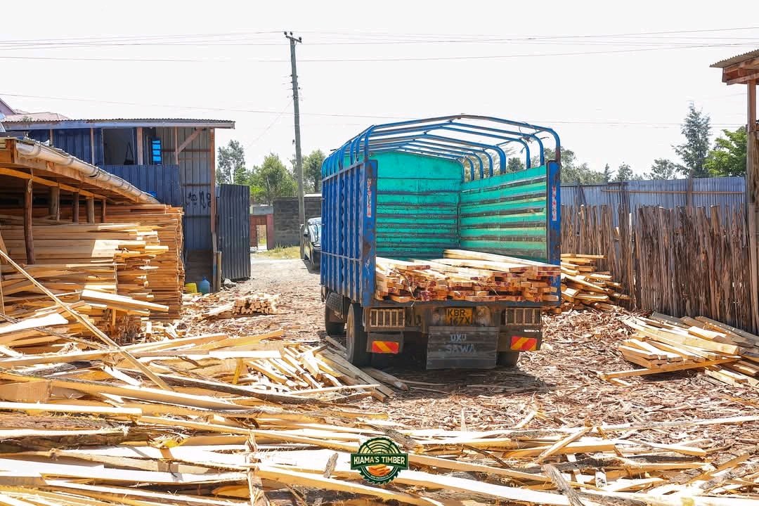 ignyharaz2's tweet image. Owning a timber yard and obviously a furniture showroom of households is definitely amongst the ways to get on top easily.

Apart from the imported hardwoods , most of softwoods are locally available.

Unanunua a big eucalyptus tree at 2500, na inakutolea close to 5 logs za long