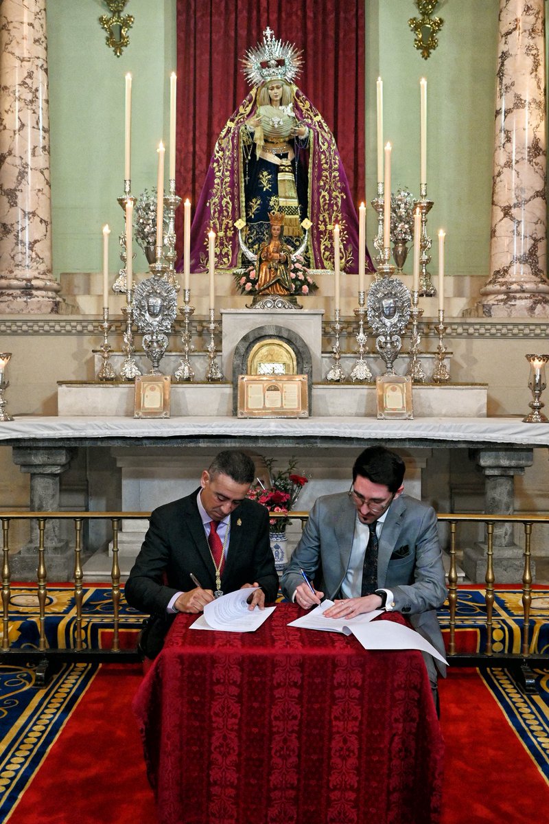 Sagrada Cena de Málaga tweet media