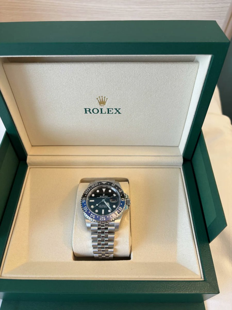 ロレックス
・サブマリーナ
・GMT バットマン（ジュビリーブレス）

購入できれば、数十万円の利益になります

毎日コツコツ残業するより、
情報を取りに行った方が効率的かもしれません。

・無料オープンチャット
line.me/ti/g2/BHSm0QaC…

#ロレックス #副業 #投資