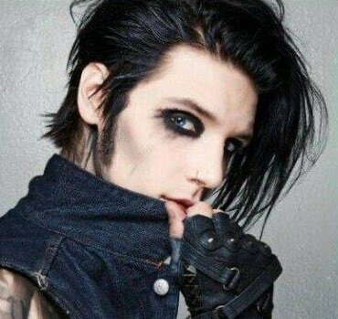 what’s up w alternative men and that pose