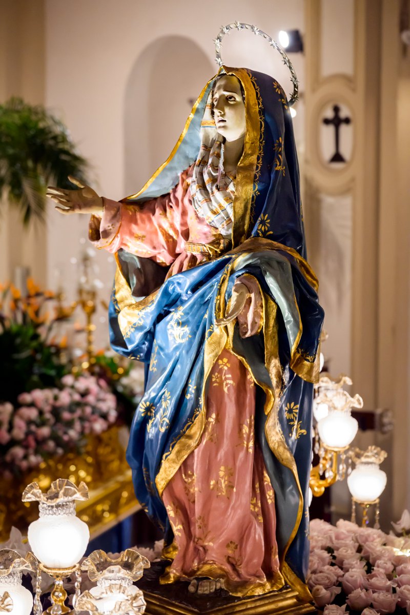 📜🕯 Hoy 20:45: PRESENTACIÓN DEL Nº 13 DE LA REVISTA “𝐋𝐎𝐒 𝐀𝐙𝐔𝐋𝐄𝐒”  a cargo de 𝙳ñ𝚊. <a href="/Veronica_BF/">Verónica.</a> 💙. A su fin, la Dolorosa de los Azules, acompañará al Stmo. Cristo de <a href="/CofraCaridad/">Cofradía de la Caridad</a> en su tradicional Vía Crucis. 💙
#Murcia #SemanaSantaMurcia #LaCaridad #SoyDelAmparo 💙