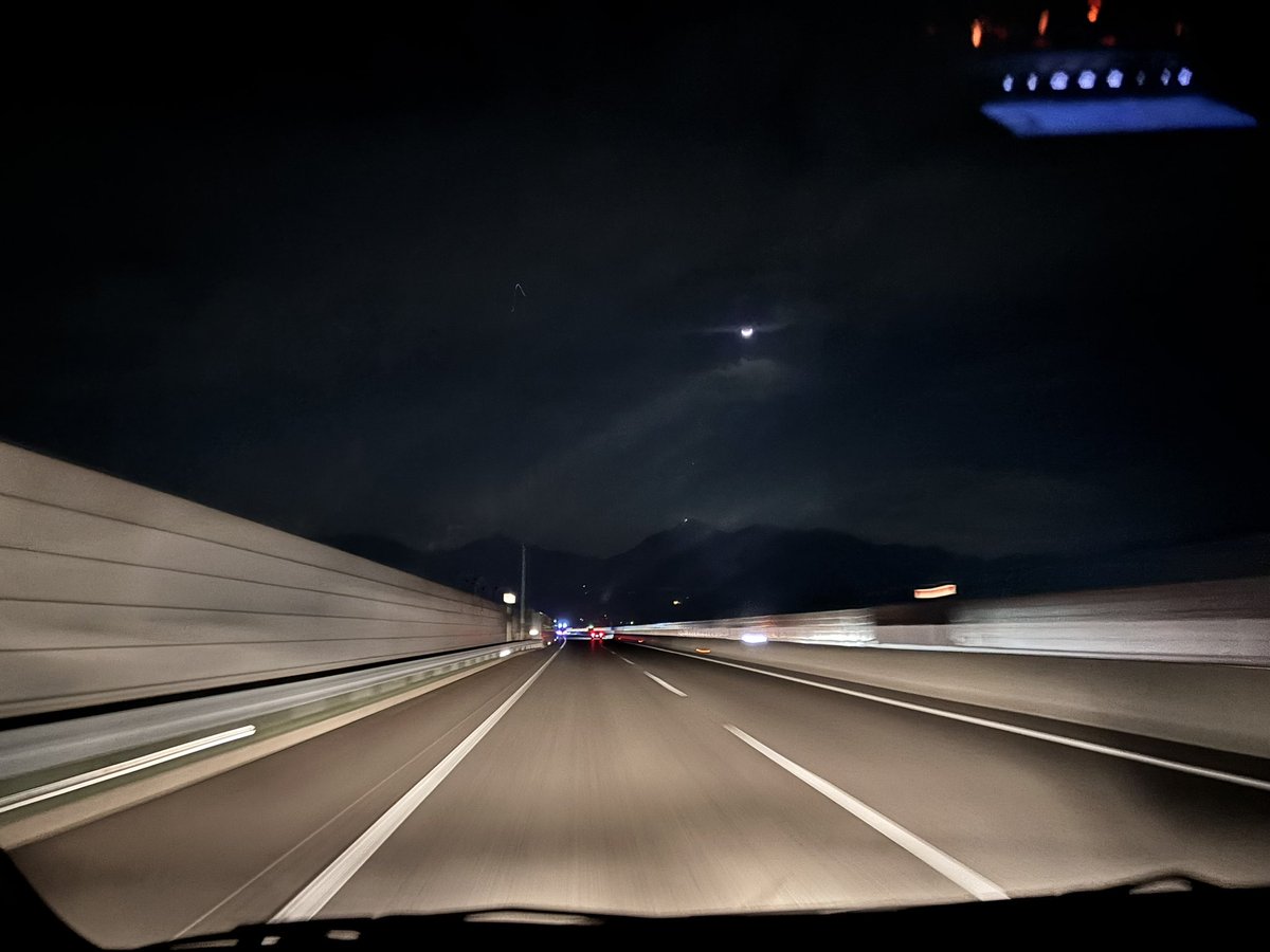 仕事終わり
帰る(移動のため給料は出ません...)