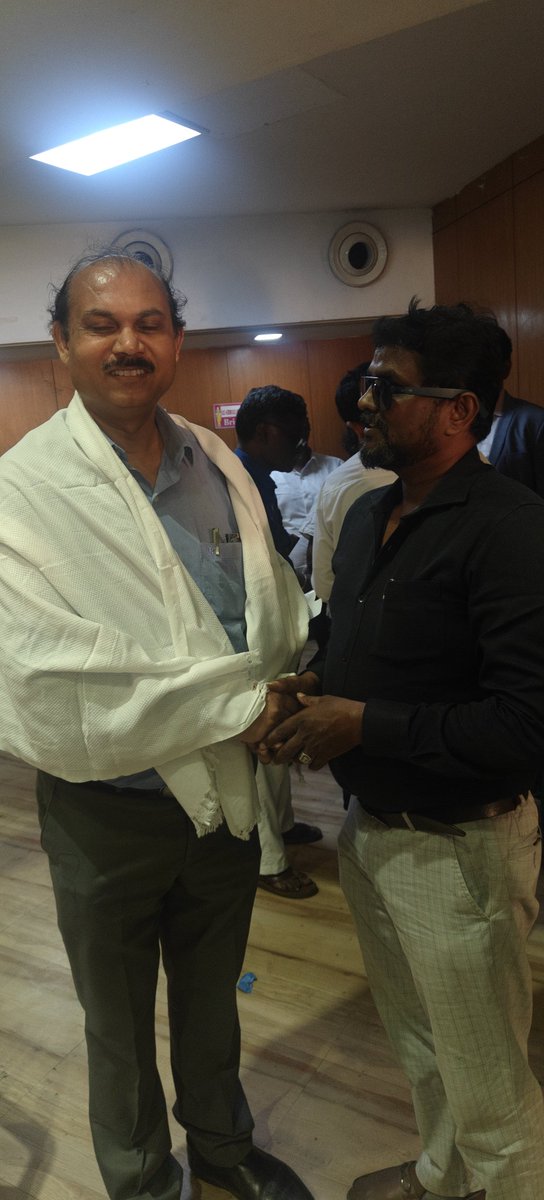 இன்று புரட்சியாளர் டாக்டர் பி ஆர் அம்பேத்கர் அவர்களின் பேரன் பீமாராவ் யஸ்வந்த் அம்பேத்கர் அவர்களையும், கேப்டன் பிரவீன் நகாடியா அவர்களையும் மரியாதை நிமித்தமாக மண்டல பொதுநிர்வாக குழு துணைச் செயலாளர் அண்ணன் பள்ளிக்கரணை வீரமணி மற்றும் நானும் சந்தித்தோம்.