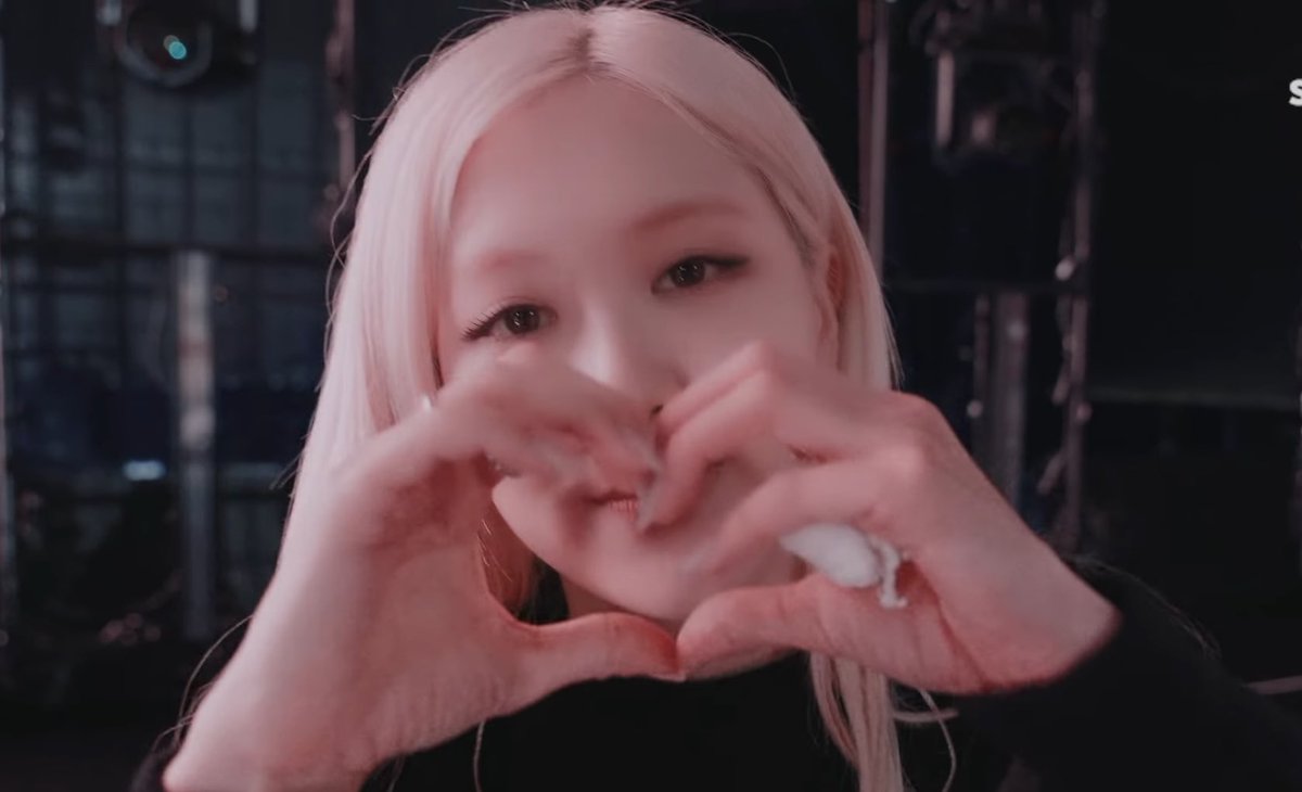 rosie (@roseannepics) on Twitter photo 