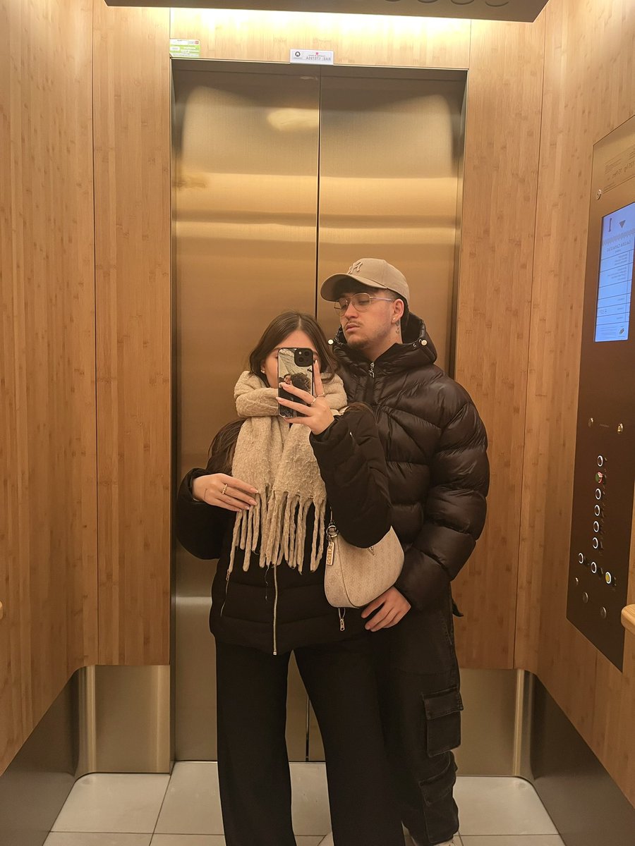 mirrr02's tweet photo. mi 14 de febrero❤️ https://t.co/SvWC0P0YxZ