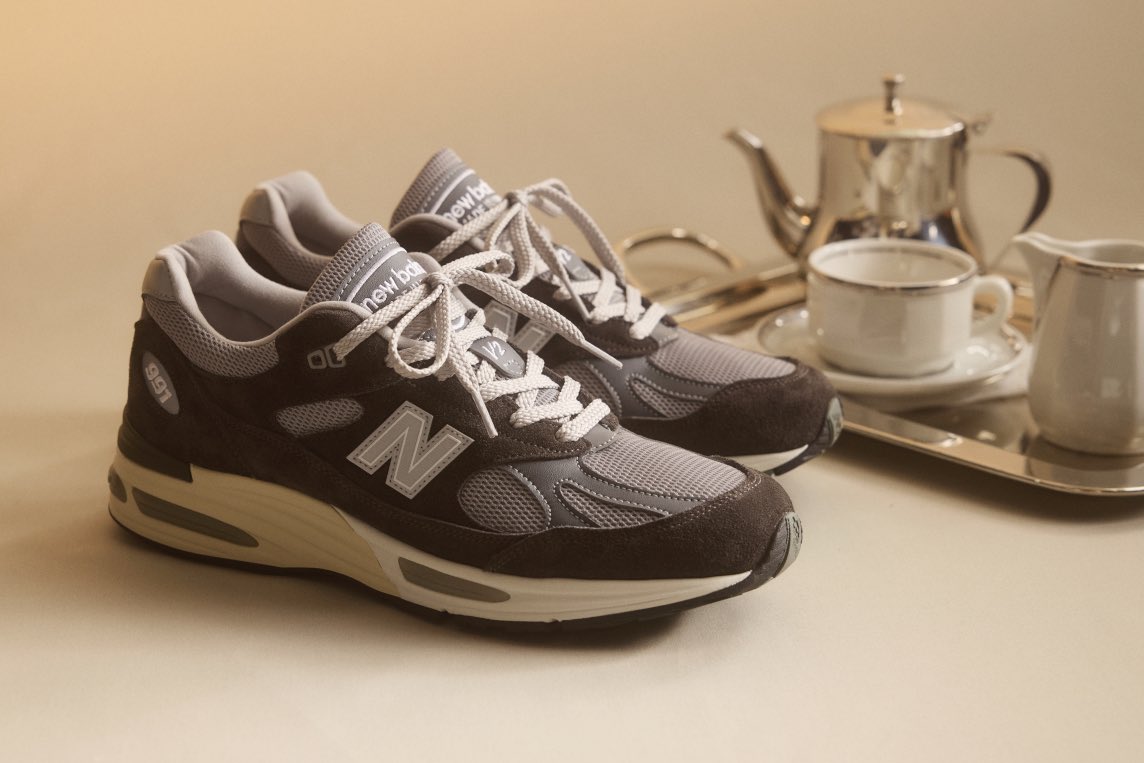 New Balance U991 Made in ENGLAND 2001年の登場以来、991はその卓越