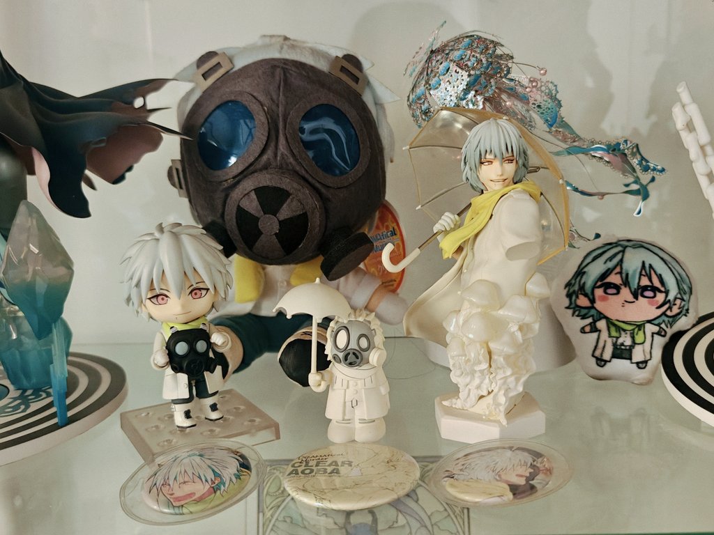 kumakraft's tweet photo. 🎉クリアの日🪼☂️
Small update to my Cleao corner 💛💙 I was gifted a jellyfish model kit and it turned out to be Aoba palette 🩵🩷
#クリア誕生祭2026
#クリア生誕祭2026
#dmmd https://t.co/7LAZtgLDls